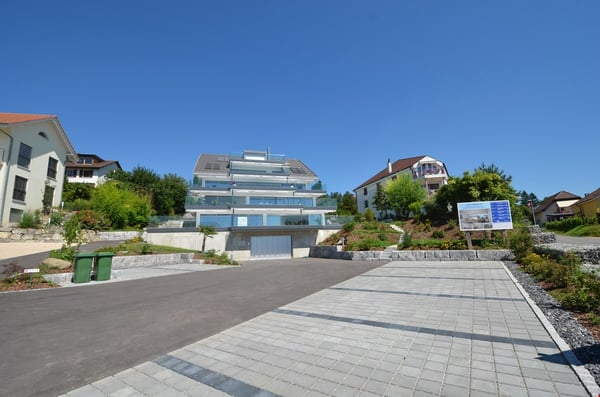 Einstellhallenparkplätze / Undergroudn garage / Parking souterrain 6