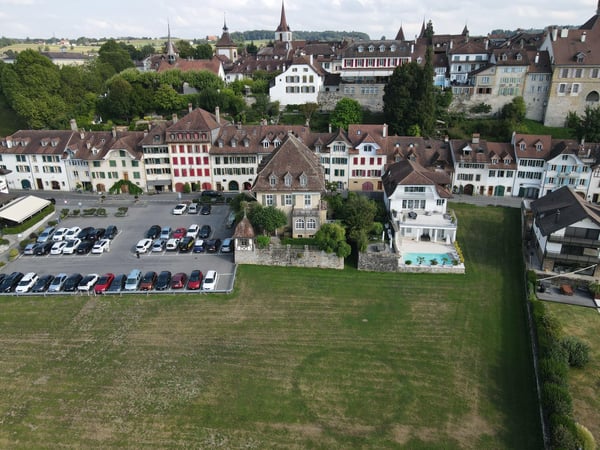 Luxuriöse Rarität mit unverbaubarer Seesicht 12