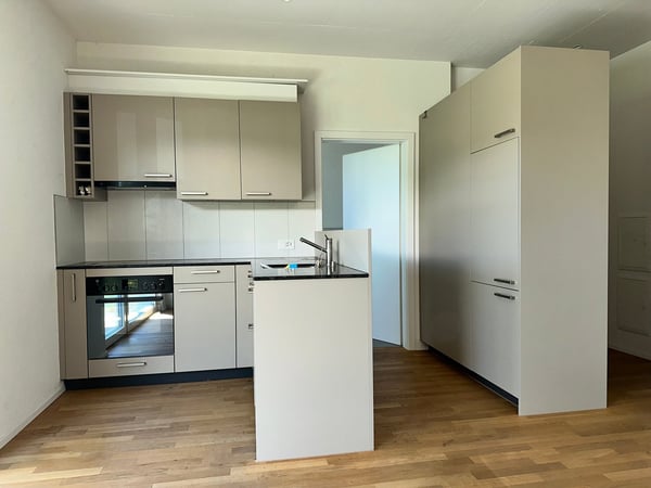 moderne 2-Zimmer-Wohnung mit gedecktem Sitzplatz in der alten Käserei, Detligen 6