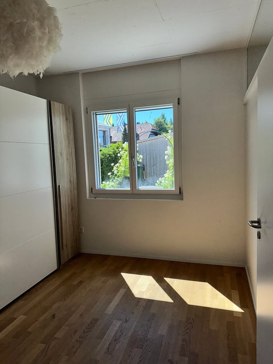 moderne 2-Zimmer-Wohnung mit gedecktem Sitzplatz in der alten Käserei, Detligen 11