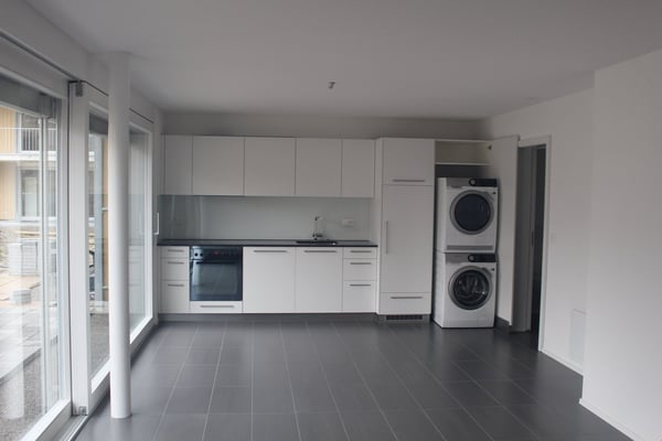 moderne und gepflegte 2.5-Zimmer-Wohnung in Rapperswil/BE 2