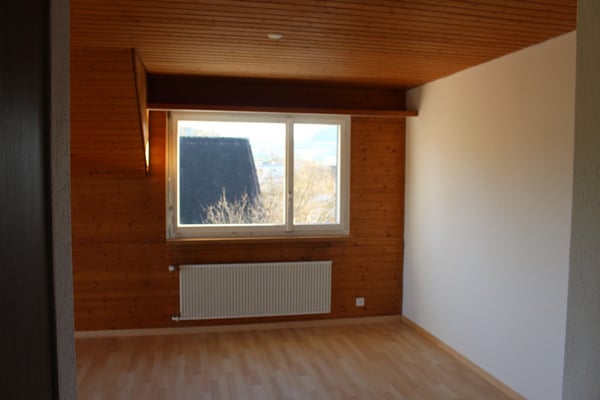 ältere 3-Zimmer-Altbau-Dachwohnung an ruhiger Lage in Gasel, Gde. Köniz 7