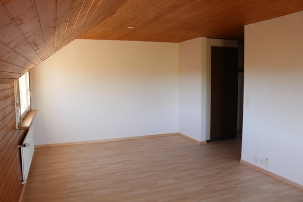 ältere 3-Zimmer-Altbau-Dachwohnung an ruhiger Lage in Gasel, Gde. Köniz 11