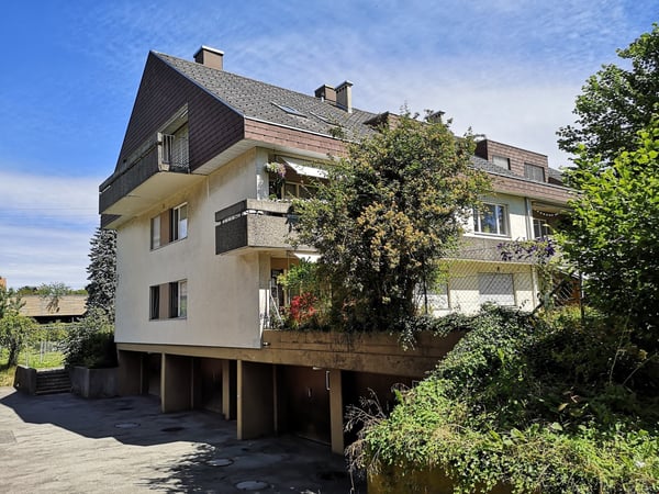 ältere 3-Zimmer-Altbau-Dachwohnung an ruhiger Lage in Gasel, Gde. Köniz 1