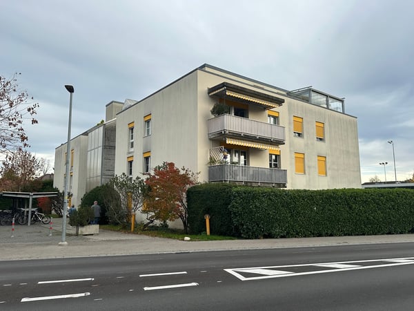 sehr charmante 3.5-Zi-Attika-Wohnung an der Aarbergstrasse 37, Lyss