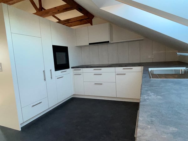 modern und hell: 4.5 Zimmer-Dachwohnung in Rapperswil/BE 3