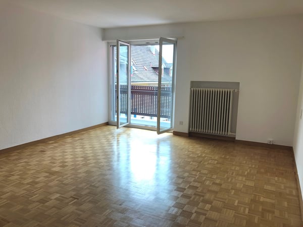Grosse 1 Zimmerwohnung Biel zu vermieten 2