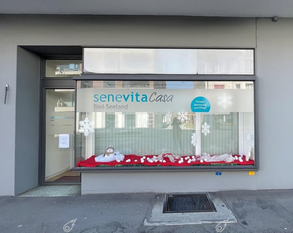 Laden mit grossem Schaufenster, 2 Räumen, WC und Parkplatz 4