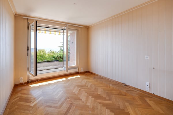 2.5 Zi.- ATTIKA ÜBER DER STADT BIEL! 12