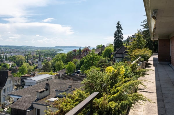 2.5 Zi.- ATTIKA ÜBER DER STADT BIEL! 8