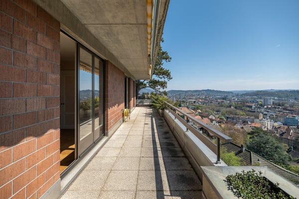 2.5 Zi.- ATTIKA ÜBER DER STADT BIEL! 9