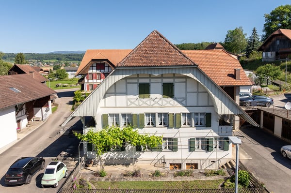 Berner Bauernhaus - Liebhaberobjekt mit Ausbaumöglichkeiten 1