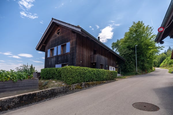 Ein Haus für Romantiker und eine Baulandparzelle mit Potential 2