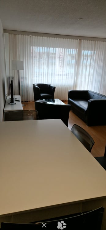 Studio möbliert mit Service 3