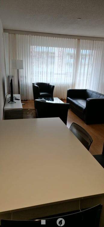 Studio möbliert mit Service 3