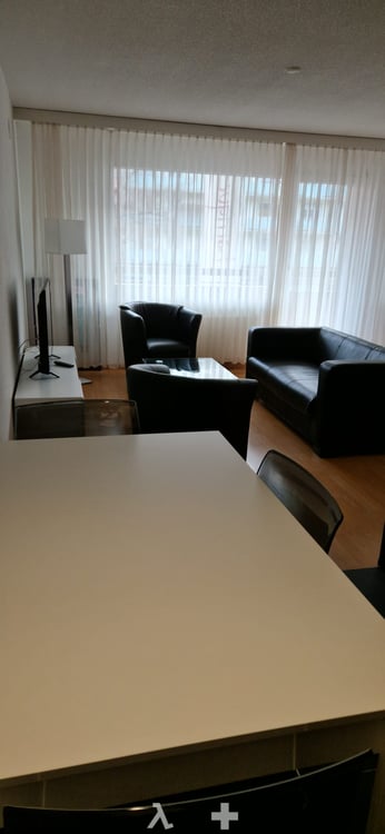 Studio möbliert mit Service 3