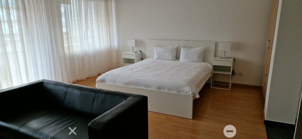 Studio möbliert mit Service 4