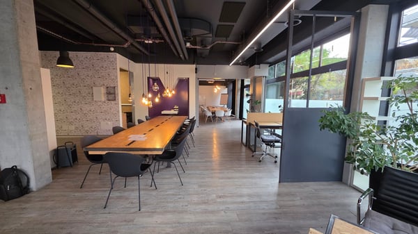 Espace moderne et lumineux au cœur de Bienne 1