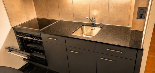 Möbliert wohnen im Herzen von Biel – 40 m², Balkon, Klima & Sauna 2