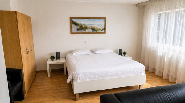 Möbliert wohnen im Herzen von Biel – 40 m², Balkon, Klima & Sauna 9