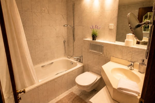 Möbliert wohnen im Herzen von Biel – 40 m², Balkon, Klima & Sauna 8