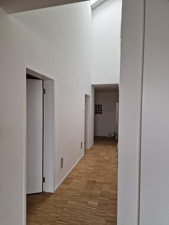 Moderne 1.5-Zimmer-Duplex-Wohnung mit Balkon 8