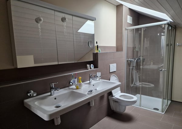 Moderne 1.5-Zimmer-Duplex-Wohnung mit Balkon 10