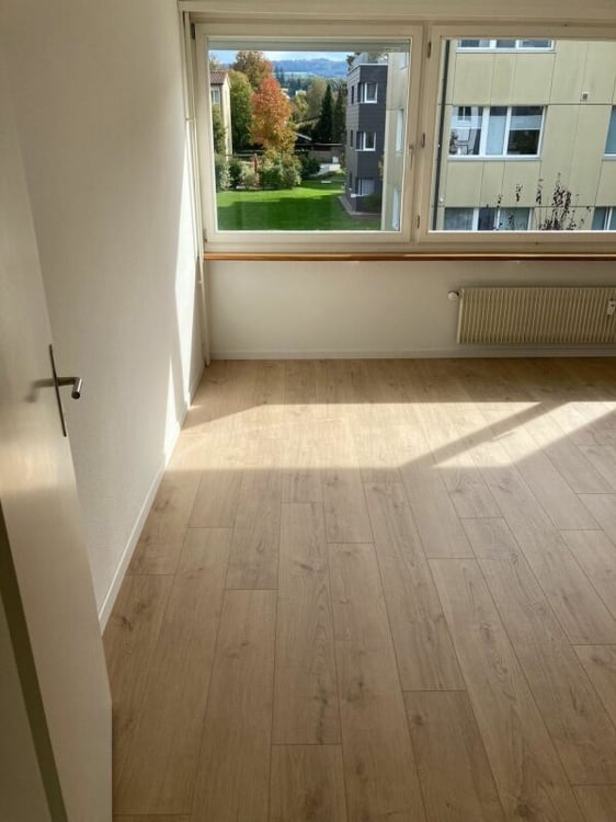 helle, grosszügige 6.5-ZWG, 1. OG mit Terrassenbalkon 3