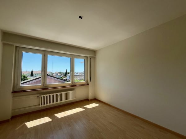 Helle 3.5 Zimmerwohnung mit Balkon 5