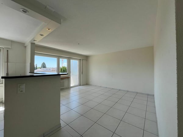 Helle 3.5 Zimmerwohnung mit Balkon 3