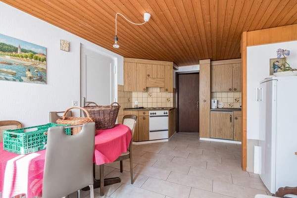 Grosszügiges, freistehendes Einfamilienhaus mit Einliegerwohnung 13