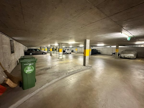 Einstellhallenparkplatz im Zentrum von Münchenbuchsee zu vermieten 6