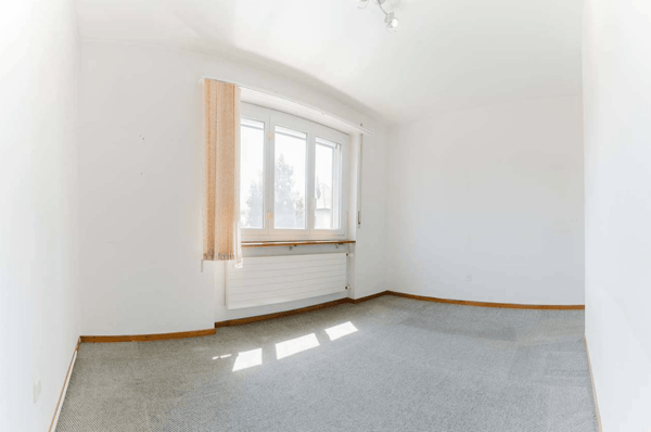 Helle 3.5-Zimmerwohnung mit Balkon und schöner Aussicht in Port 9