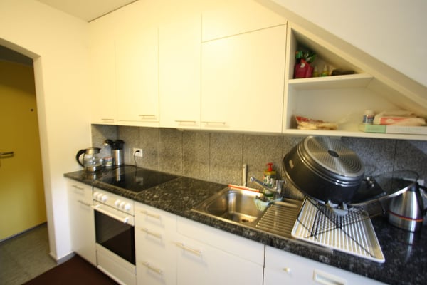 Charmante 2-Zimmer-Dachgeschosswohnung in Bern-Wabern 6