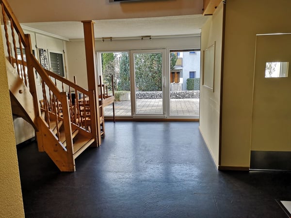Kosmetikstudio/BarberShop/Büro auf zwei Etagen mit Sitzplatz 4
