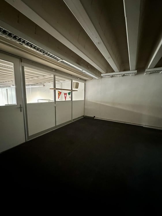Vielseitige Werkstatt- und Ausstellungsfläche 13