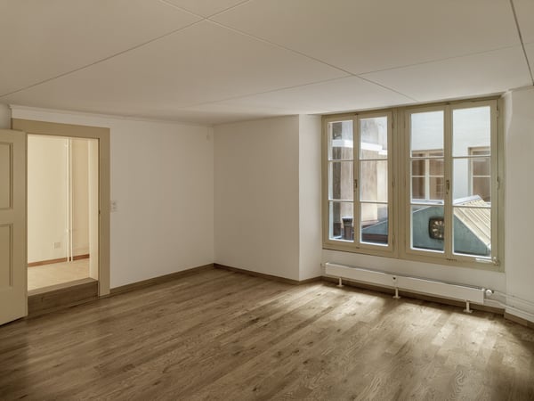 Leben mitten in Bern: Charmante 3-Zimmerwohnung mit Studio an der Kramgasse 3