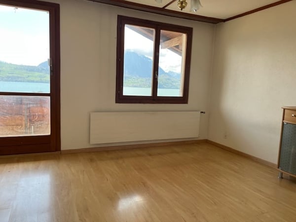 Mehrfamilienhaus mit atemberaubendem Bergblick in Merligen 10