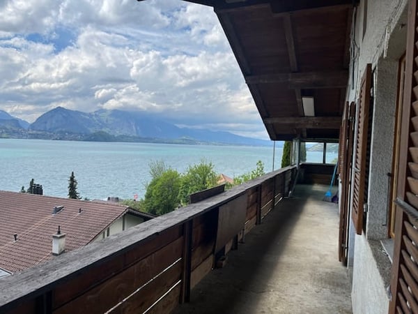 Mehrfamilienhaus mit atemberaubendem Bergblick in Merligen 9