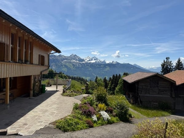 Charmantes Haus in Beatenberg mit atemberaubender Aussicht 3