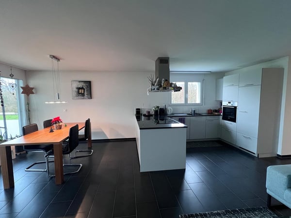 6.5 Zimmer-Wohnung an ruhiger und sehr schöner Lage mit Abendsonne 7