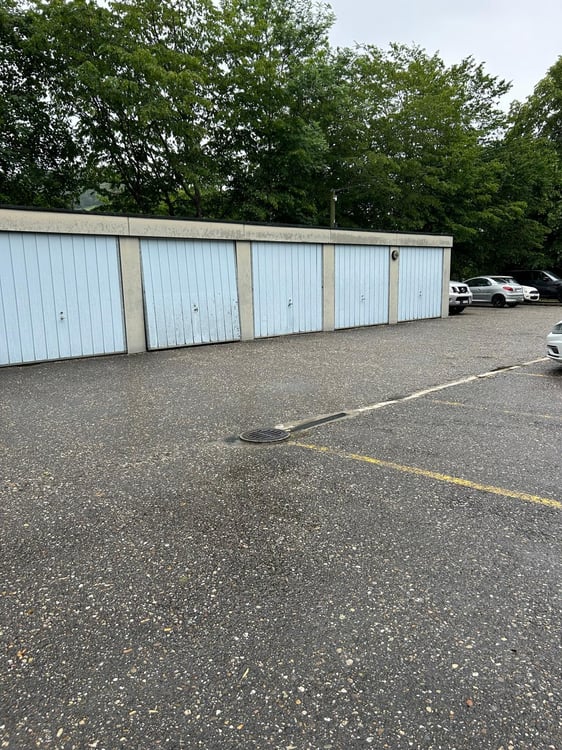 Garage Box geschlossen 14