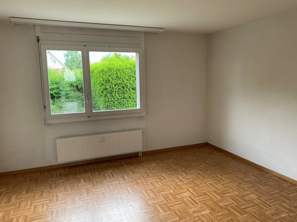 2 1/2 Zi-Parterrewohnung mit Balkon 3