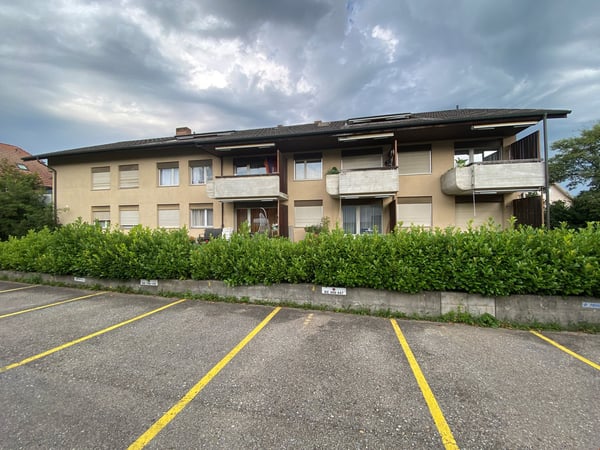 2 1/2 Zi-Parterrewohnung mit Balkon 10