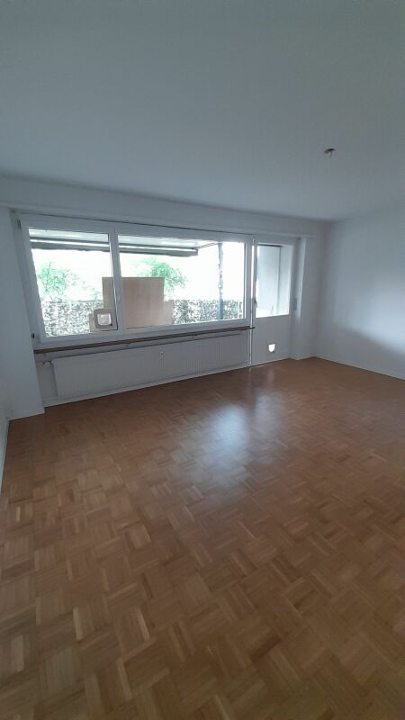 barrierefreie 3.5-Zimmerwohnung mit riesigem Balkon in Urtenen-Schönbühl zu vermieten!