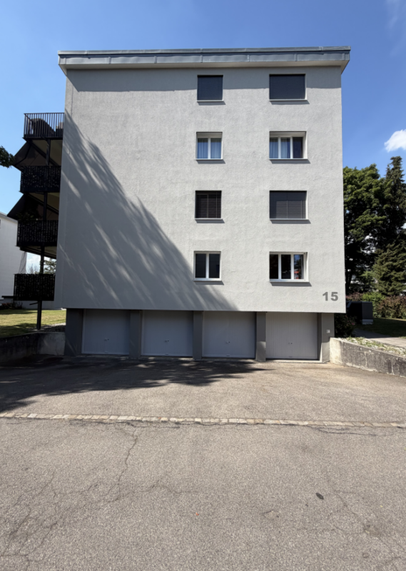 barrierefreie 3.5-Zimmerwohnung mit riesigem Balkon in Urtenen-Schönbühl zu vermieten!