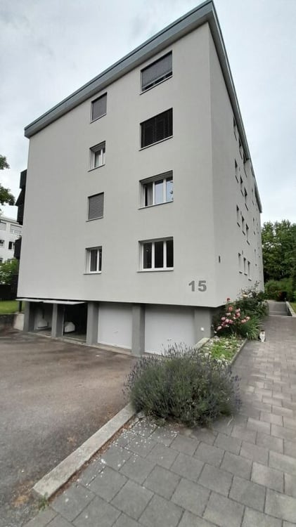 barrierefreie 3.5-Zimmerwohnung mit riesigem Balkon in Urtenen-Schönbühl zu vermieten! 2