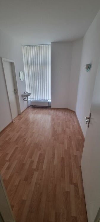 Eigerplatz - Helle und grosszügiger Gewerberaum mit 8 Zimmer zu vermieten! 6