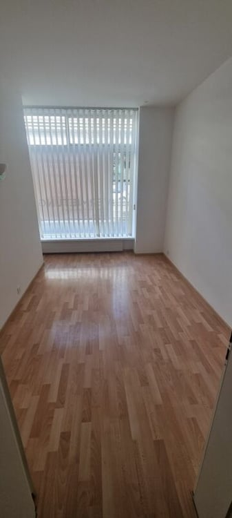 Eigerplatz - Helle und grosszügiger Gewerberaum mit 8 Zimmer zu vermieten! 7