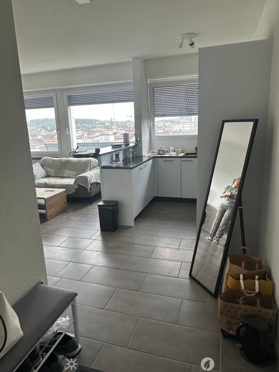 Lumineux appartement de 2 pièces avec balcon au 6e étage – Bienne 3